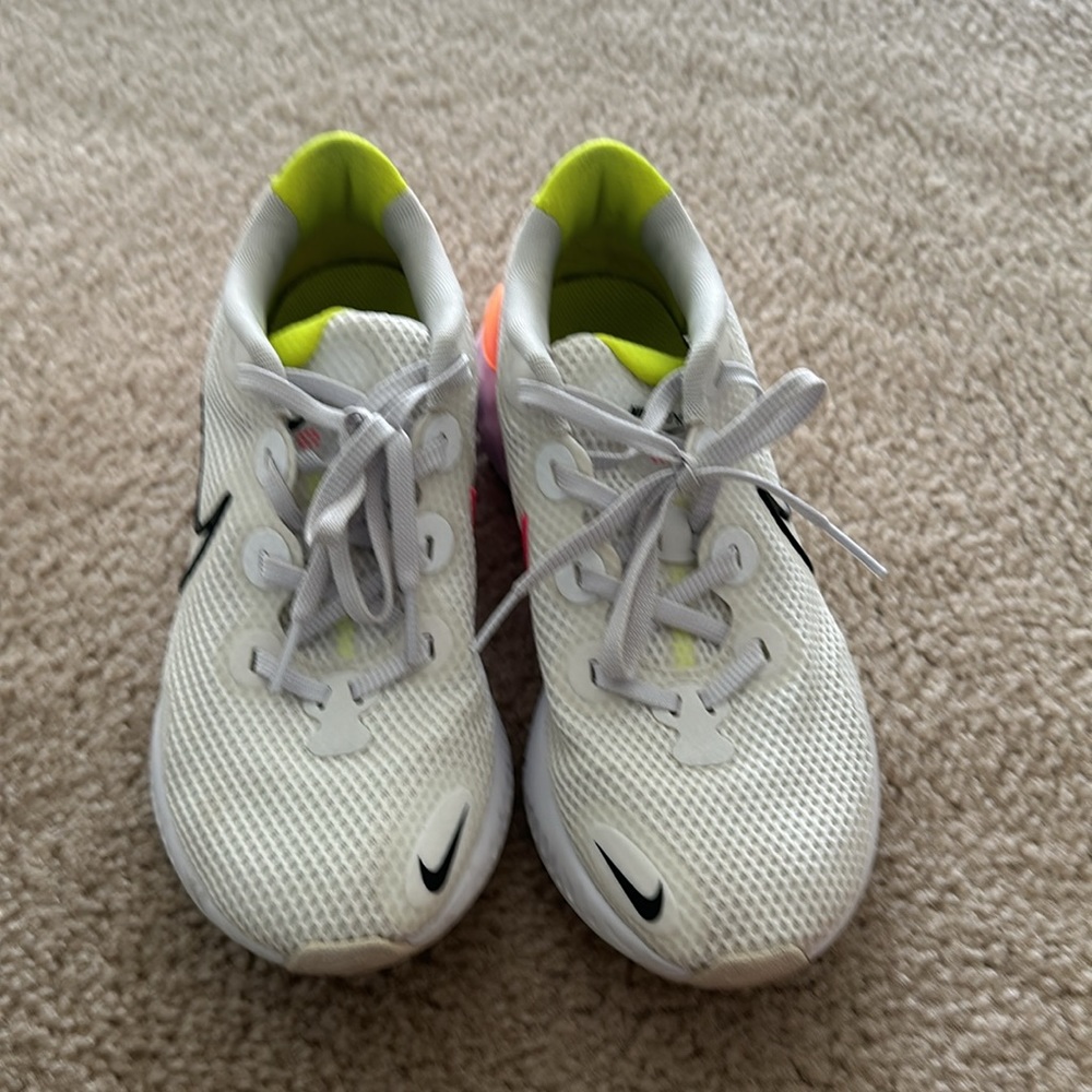Used Nikes - Picture 2 of 4